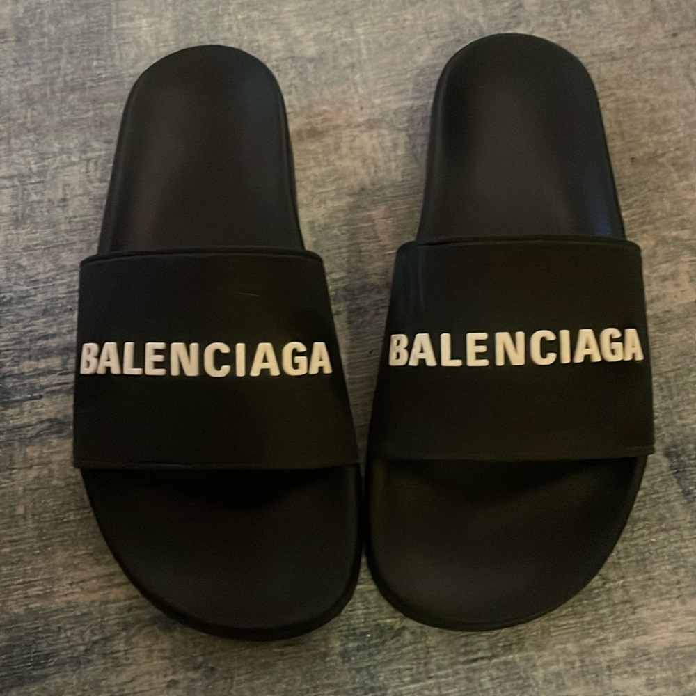 Men’s size 11 Balenciaga pool slides